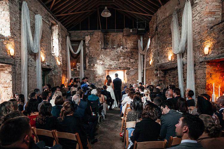Stylish Winter Glamour Wedding http://lunaweddings.co.uk/