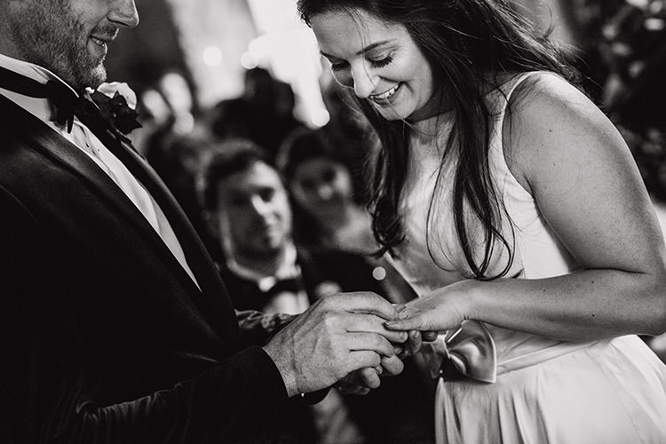 Stylish Winter Glamour Wedding http://lunaweddings.co.uk/