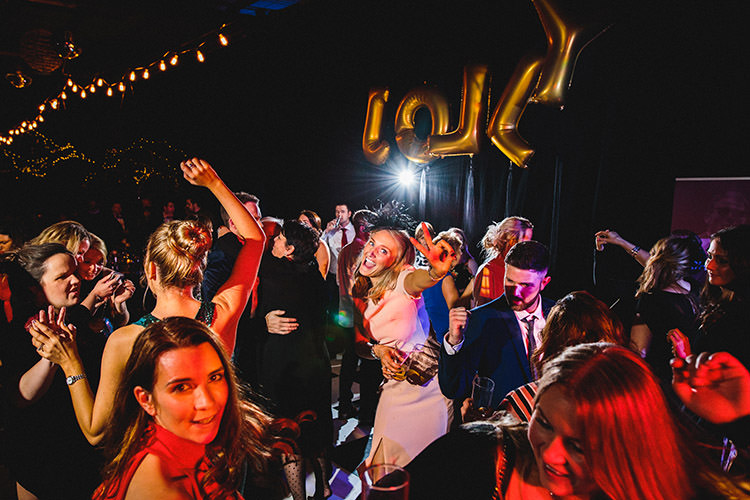 Stylish Winter Glamour Wedding http://lunaweddings.co.uk/