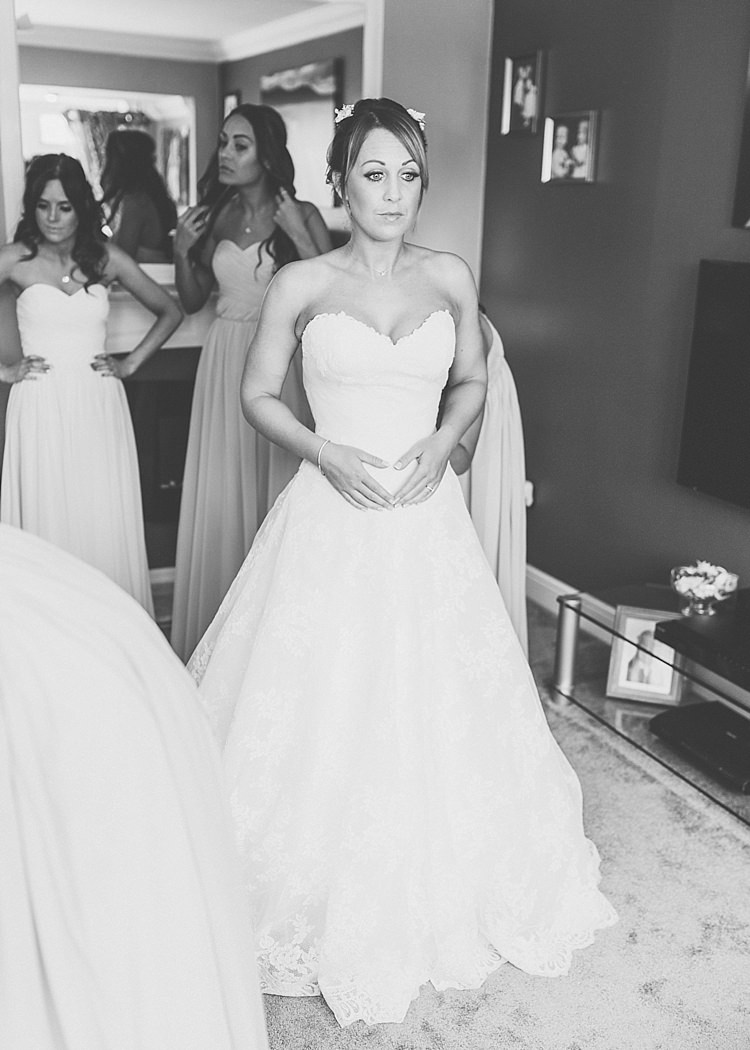Romantic Soft Pastels Barn Wedding http://www.sungblue.com/