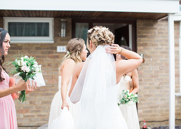 Romantic Soft Pastels Barn Wedding http://www.sungblue.com/