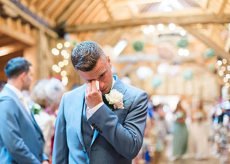 Romantic Soft Pastels Barn Wedding http://www.sungblue.com/