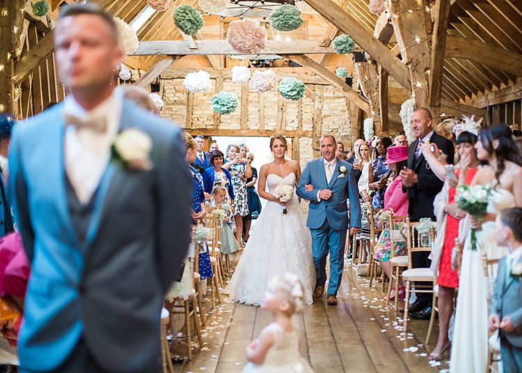 Romantic Soft Pastels Barn Wedding http://www.sungblue.com/