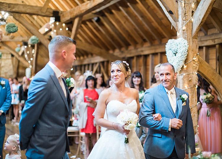 Romantic Soft Pastels Barn Wedding http://www.sungblue.com/