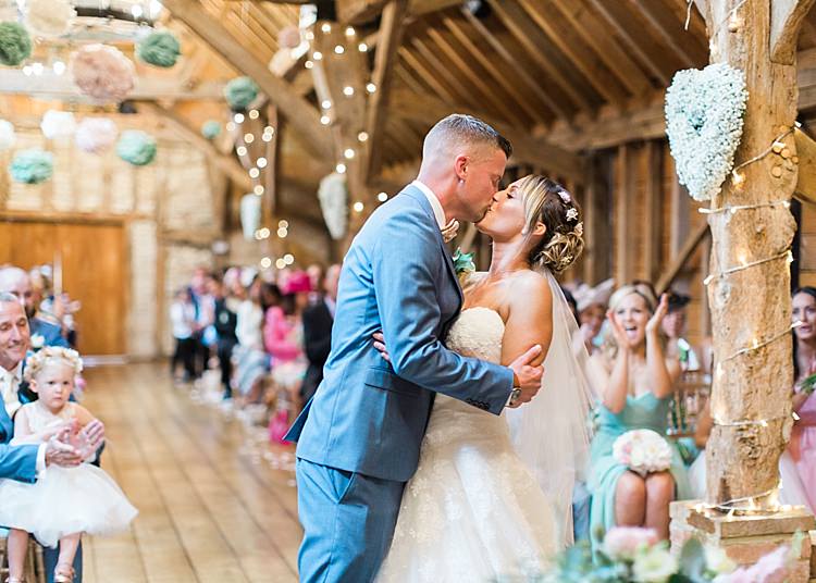 Romantic Soft Pastels Barn Wedding http://www.sungblue.com/
