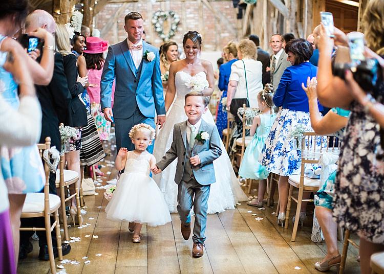 Romantic Soft Pastels Barn Wedding http://www.sungblue.com/