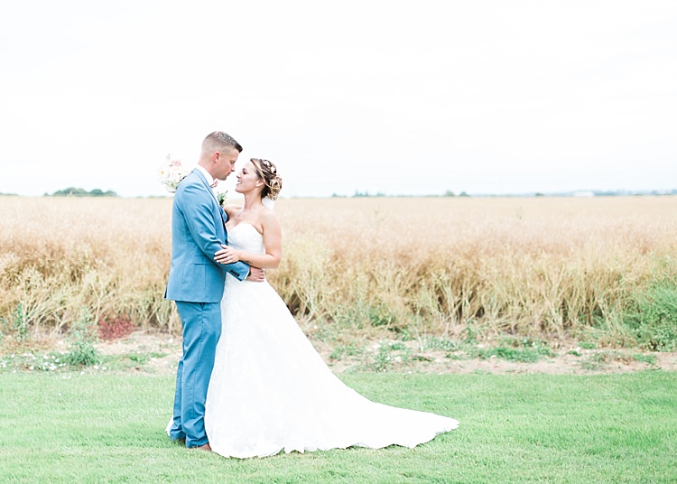 Romantic Soft Pastels Barn Wedding http://www.sungblue.com/
