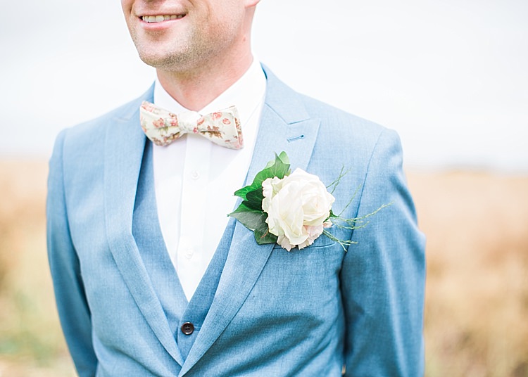 Romantic Soft Pastels Barn Wedding http://www.sungblue.com/