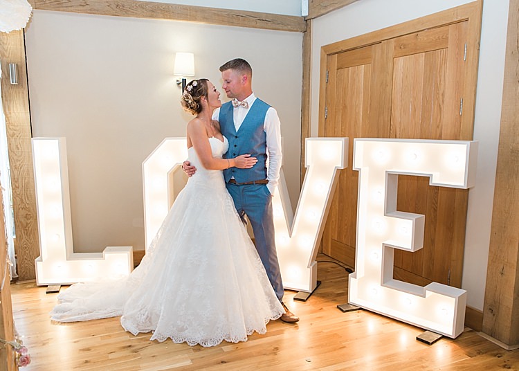 Romantic Soft Pastels Barn Wedding http://www.sungblue.com/