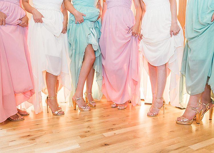 Romantic Soft Pastels Barn Wedding http://www.sungblue.com/