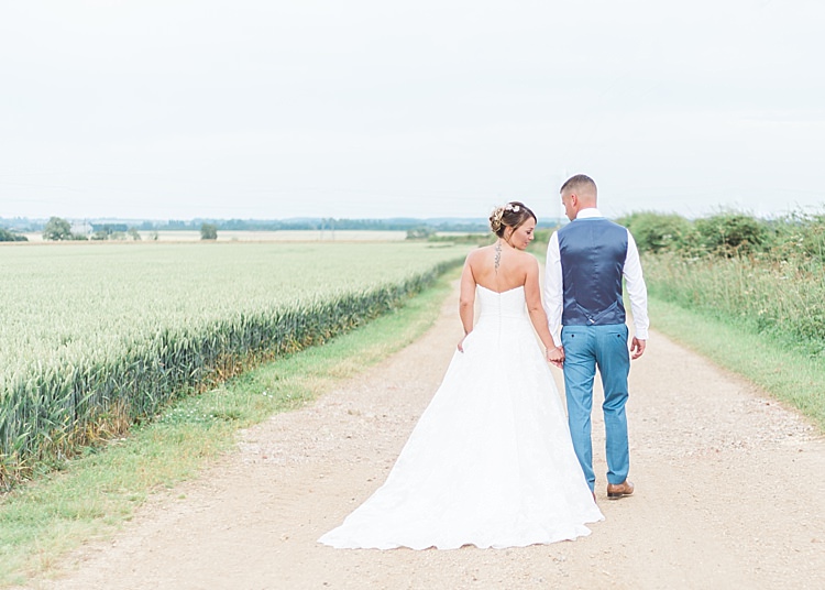 Romantic Soft Pastels Barn Wedding http://www.sungblue.com/