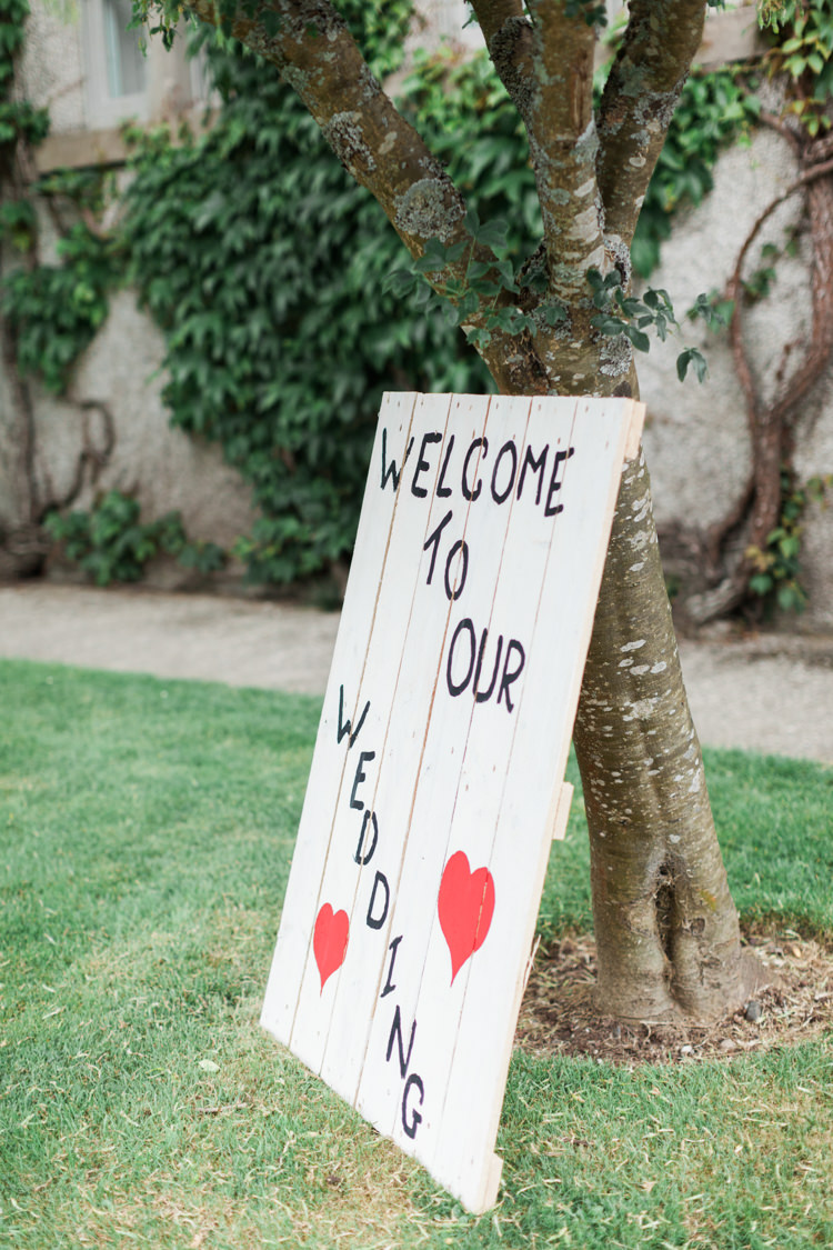 Welcome Sign Wooden Rustic Painted Pallet Beautifully Romantic Eclectic Tipi Wedding http://www.jobradbury.co.uk/