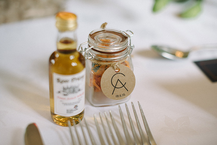 Favours Whisky Mason Jar Personalised Tag Scenic Outdoor Loch Lomond Wedding http://www.lisadevinephotography.co.uk/