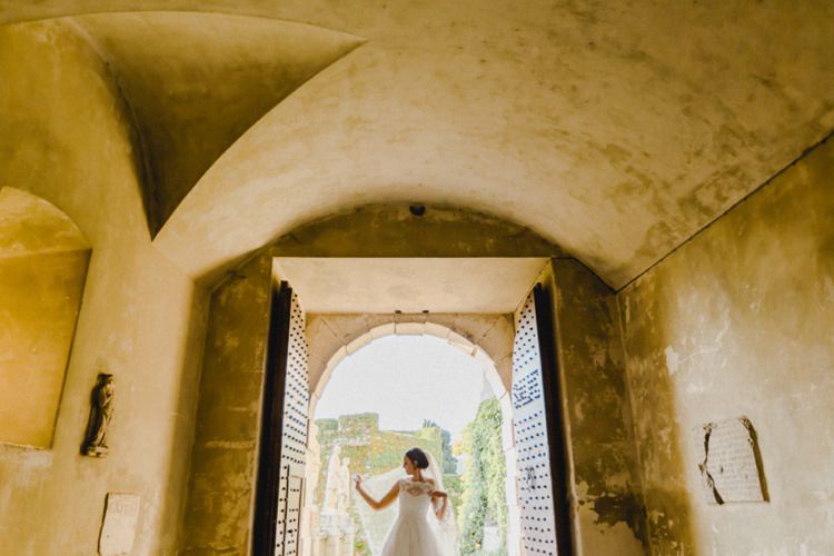 Bride Romantic Vibrant Pink Wedding Trieste http://www.emotionttl.com/en/home/