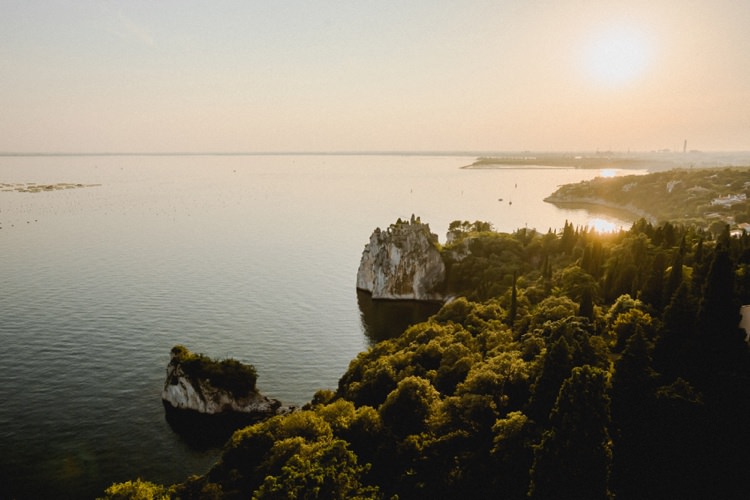 Sunset Sea View Coast Romantic Vibrant Pink Wedding Trieste http://www.emotionttl.com/en/home/