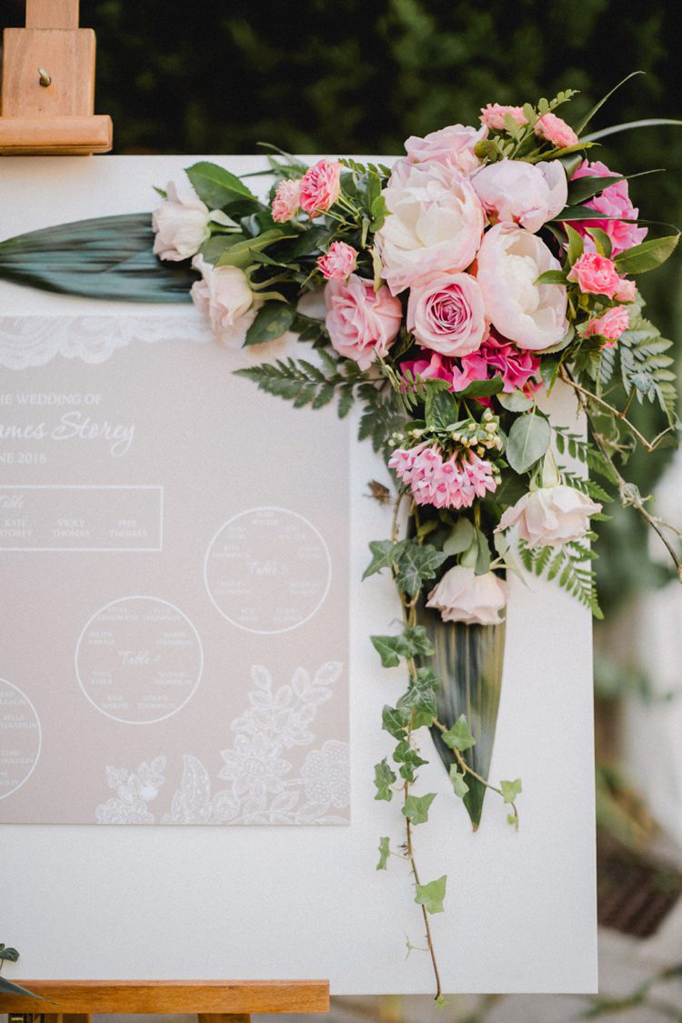 Table Plan Bouquet Romantic Vibrant Pink Wedding Trieste http://www.emotionttl.com/en/home/