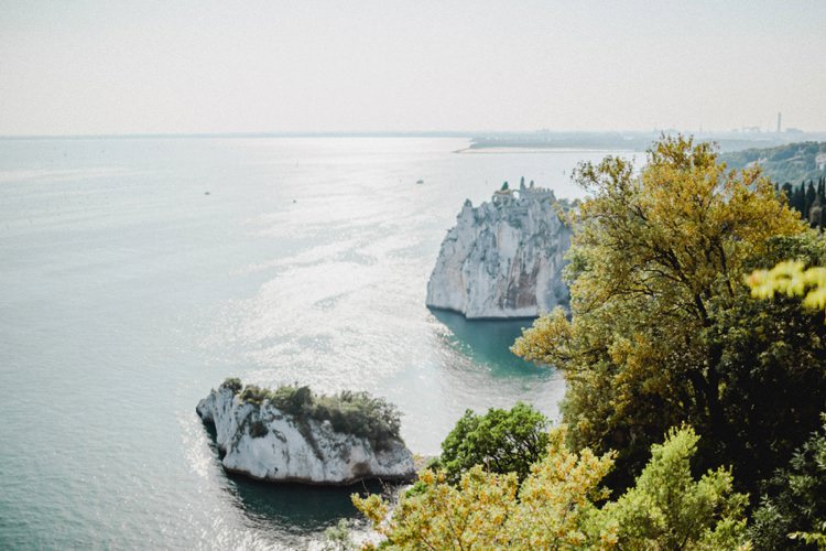 Sea View Coast Romantic Vibrant Pink Wedding Trieste http://www.emotionttl.com/en/home/