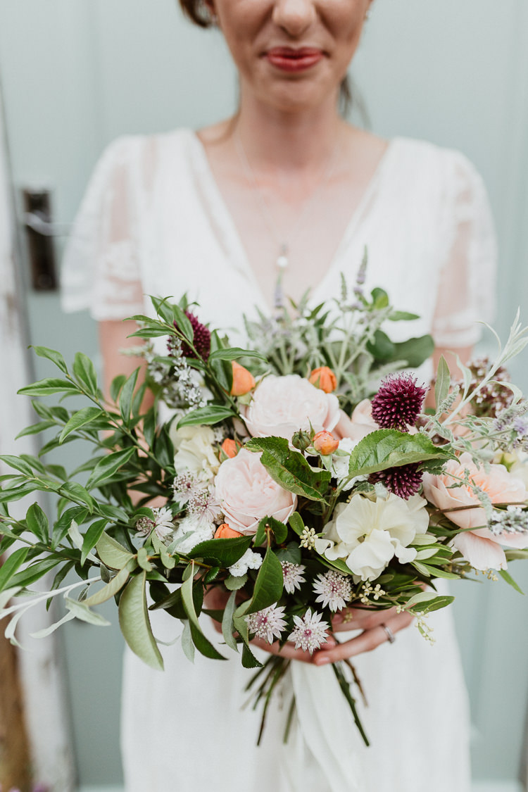 Peach Cream Bouquet Greenery Foliage Bride Bridal Rose Beautifully Relaxed Outdoorsy Barn Wedding http://www.caitlinandjones.co.uk/