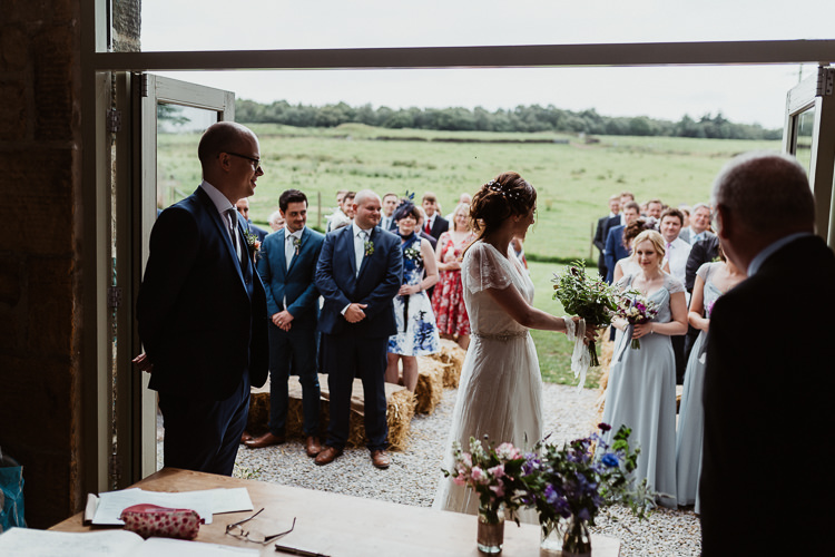 Beautifully Relaxed Outdoorsy Barn Wedding http://www.caitlinandjones.co.uk/