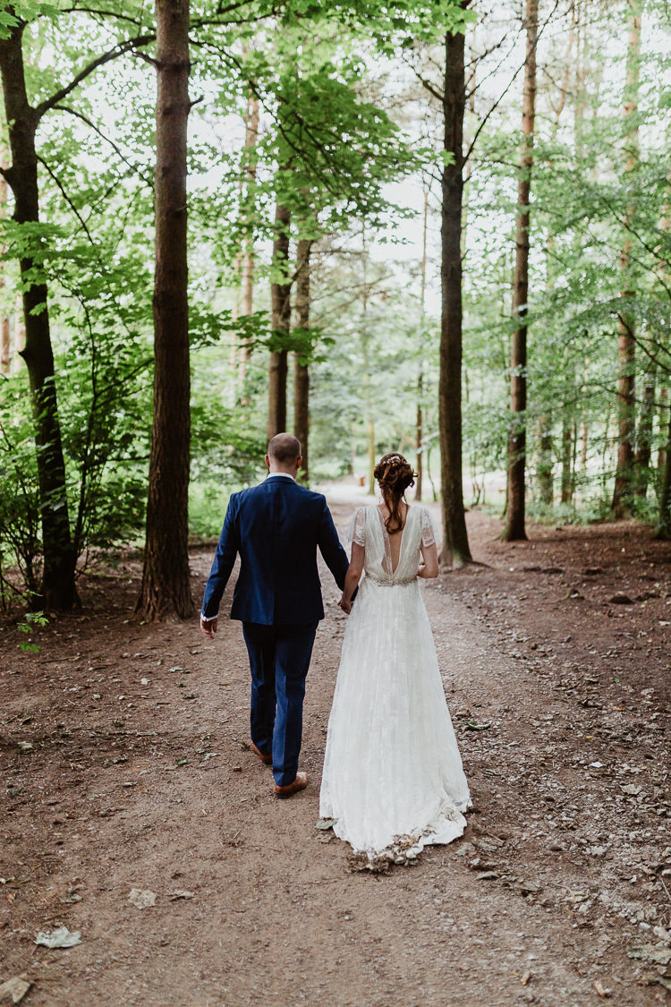 Beautifully Relaxed Outdoorsy Barn Wedding http://www.caitlinandjones.co.uk/ 