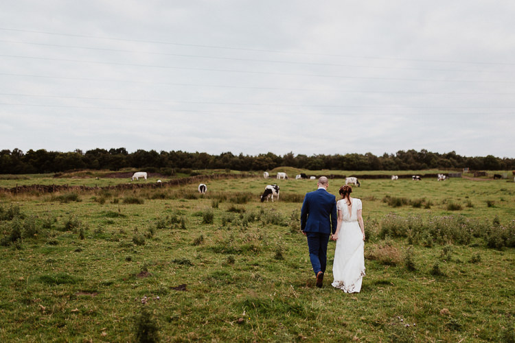Beautifully Relaxed Outdoorsy Barn Wedding http://www.caitlinandjones.co.uk/ 