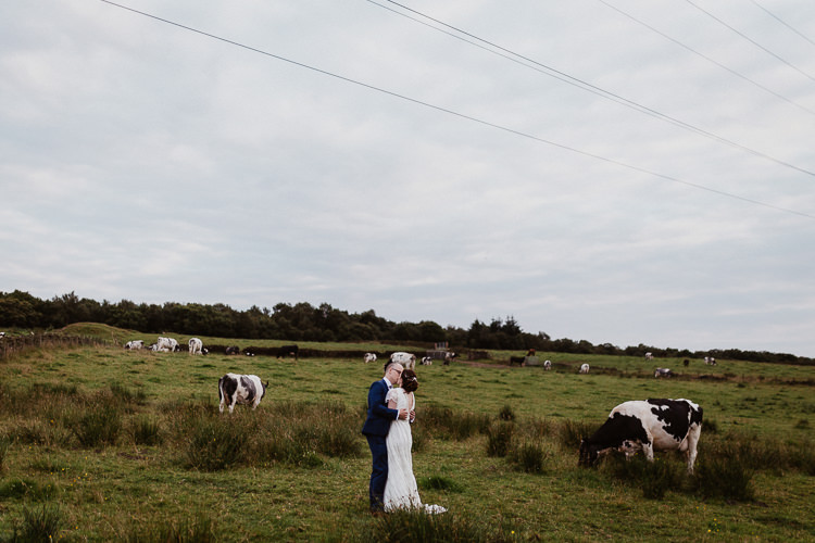 Beautifully Relaxed Outdoorsy Barn Wedding http://www.caitlinandjones.co.uk/