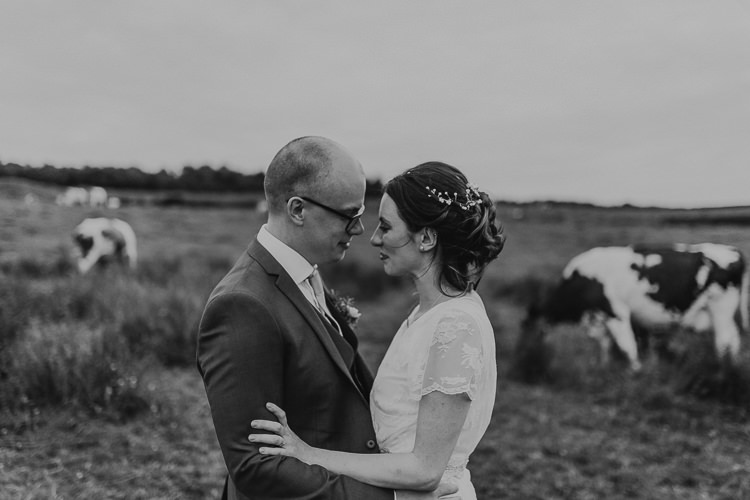 Beautifully Relaxed Outdoorsy Barn Wedding http://www.caitlinandjones.co.uk/