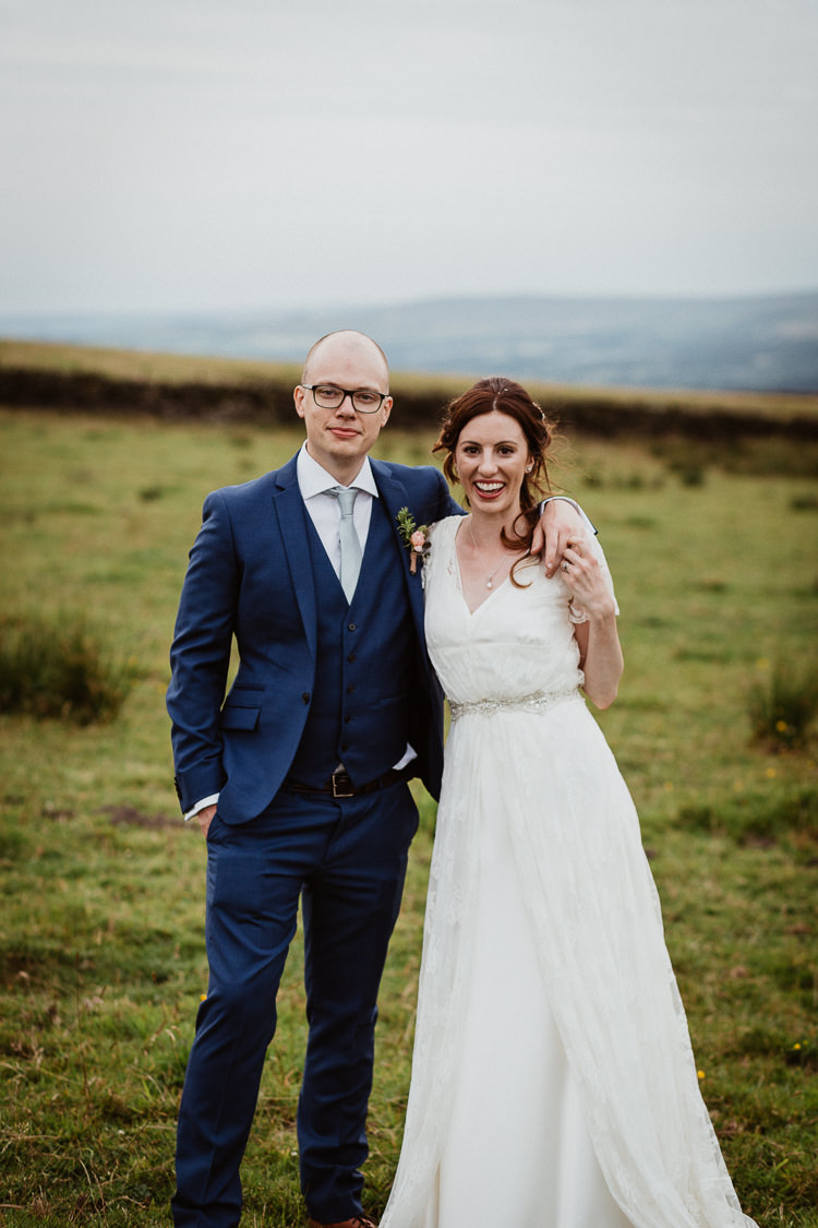 Beautifully Relaxed Outdoorsy Barn Wedding http://www.caitlinandjones.co.uk/