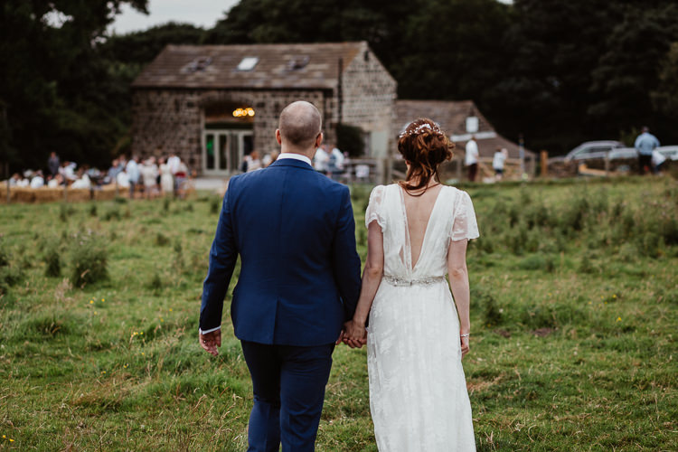 Beautifully Relaxed Outdoorsy Barn Wedding http://www.caitlinandjones.co.uk/