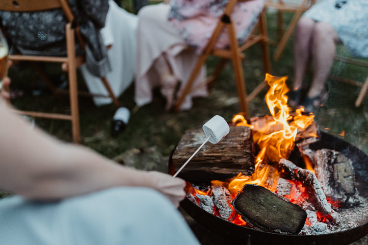 Beautifully Relaxed Outdoorsy Barn Wedding http://www.caitlinandjones.co.uk/