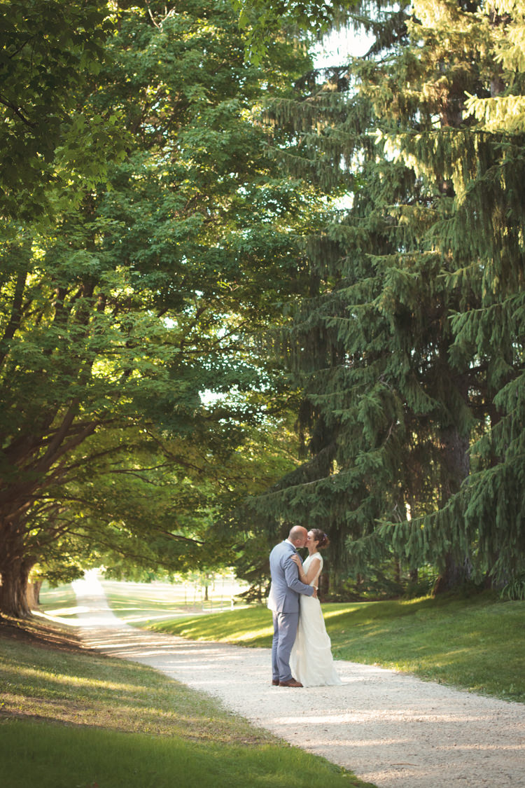 Casual Country Farm Wedding Ontario https://tiedphotography.com/