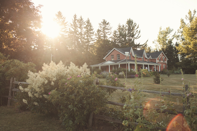 Casual Country Farm Wedding Ontario https://tiedphotography.com/