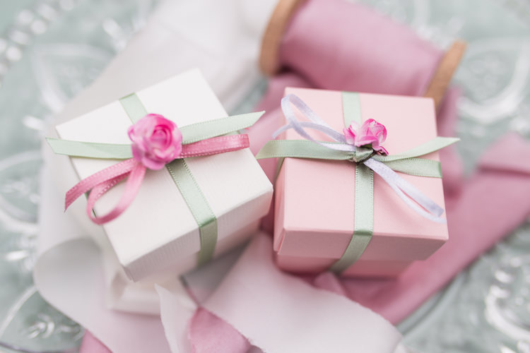 Favour Boxes Pretty Soft Country Garden Pastel Wedding Ideas https://www.ellielouphotography.co.uk/