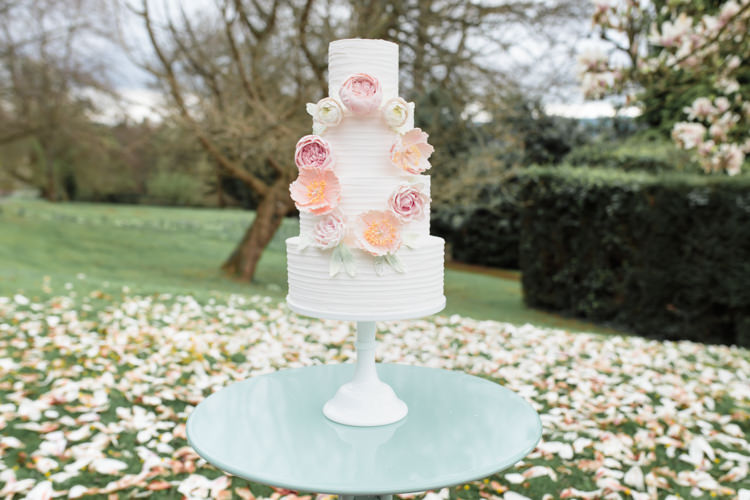 Flower Wreath Buttercream Cake Pretty Soft Country Garden Pastel Wedding Ideas https://www.ellielouphotography.co.uk/