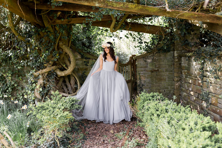 Pretty Soft Country Garden Pastel Wedding Ideas https://www.ellielouphotography.co.uk/