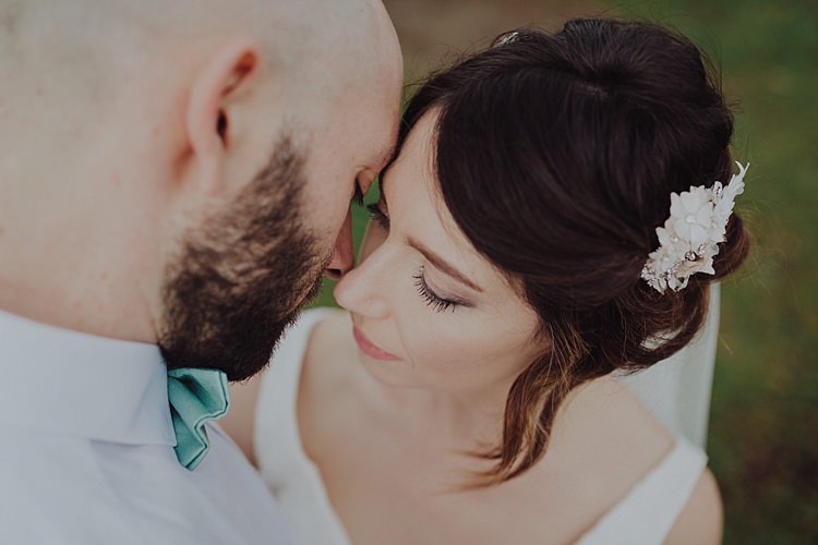 Hair Bride Bridal Accessory Modern Botanical Copper Geometric Wedding Ideas http://www.kategrayphotography.com/