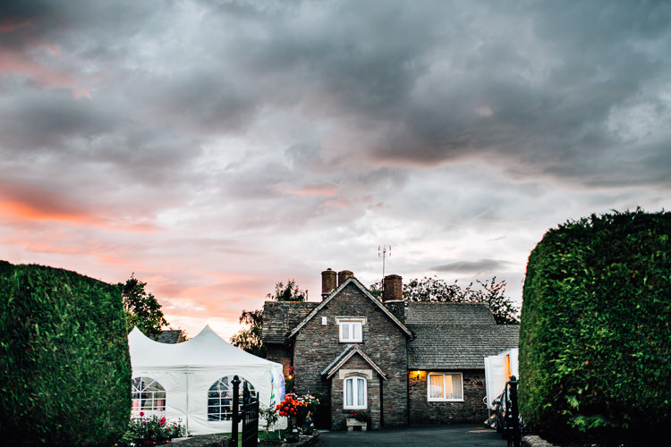 Rustic Relaxed Seasonal Floral Barn Wedding https://www.faircloughphotography.co.uk/
