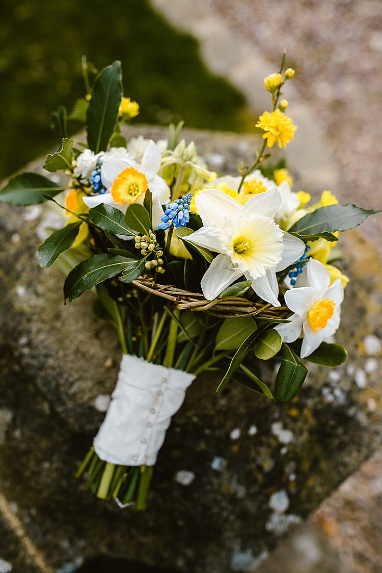 Flowers Bouquet Daffodils Hyacinth Yellow Spring Bride Bridal Flowers Bouquet Daffodils Hyacinth Yellow Spring Bride Bridal Beautiful Countryside Wedding Ideas Inspiration http://www.georginabrewster.com/