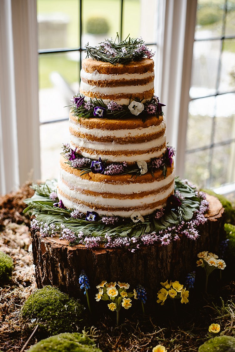 Naked Cake Layer Flowers Log Stand Rustic Bare Beautiful Countryside Wedding Ideas Inspiration http://www.georginabrewster.com/