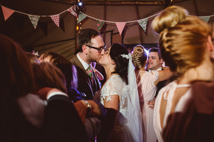 Rustic Homemade Country Tipi Wedding http://www.pottersinstinctphotography.co.uk/