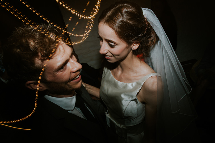 Minimal Botanical Copper Greenery Wedding http://www.frecklephotography.co.uk/