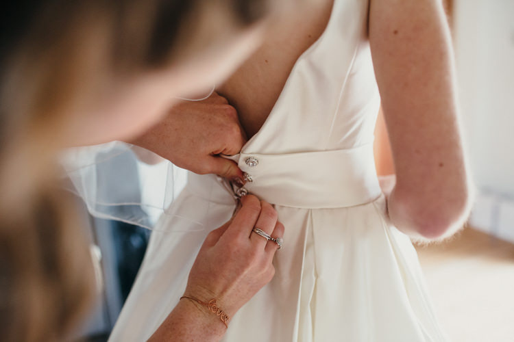 Minimal Botanical Copper Greenery Wedding http://www.frecklephotography.co.uk/