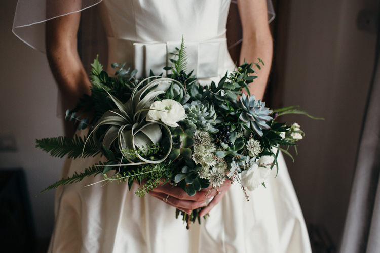 Bouquet Flowers Succulent Air Plant Foliage Bride Bridal Minimal Botanical Copper Greenery Wedding http://www.frecklephotography.co.uk/