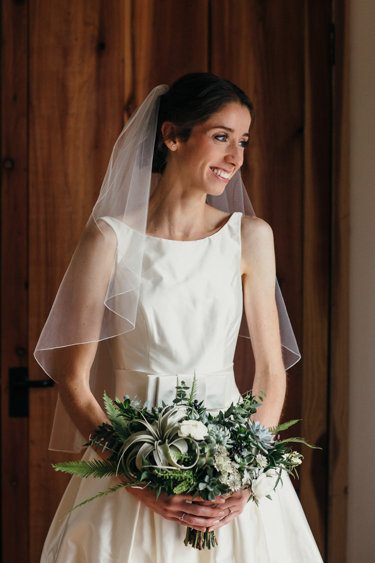 Bouquet Flowers Succulent Air Plant Foliage Bride Bridal Minimal Botanical Copper Greenery Wedding http://www.frecklephotography.co.uk/