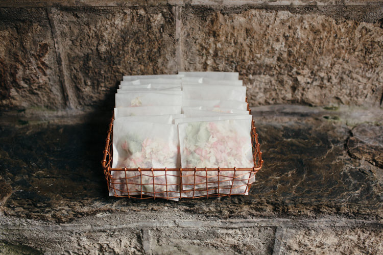 Confetti Envelopes Minimal Botanical Copper Greenery Wedding http://www.frecklephotography.co.uk/