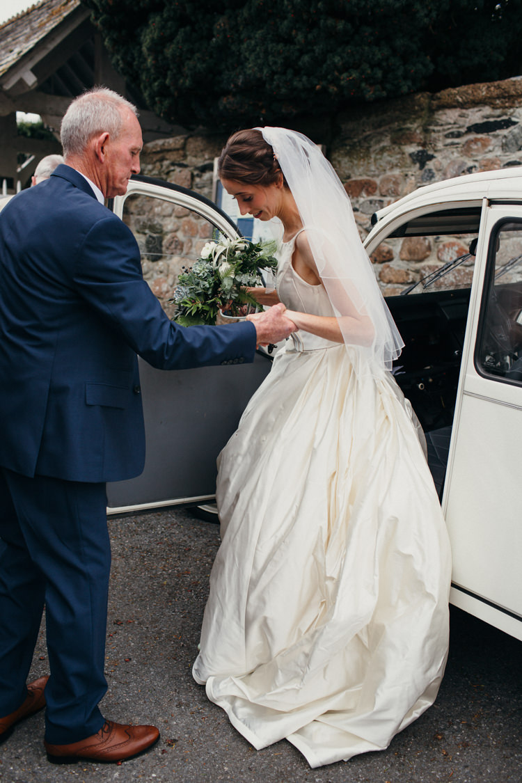 Minimal Botanical Copper Greenery Wedding http://www.frecklephotography.co.uk/