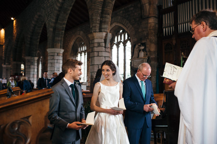 Minimal Botanical Copper Greenery Wedding http://www.frecklephotography.co.uk/