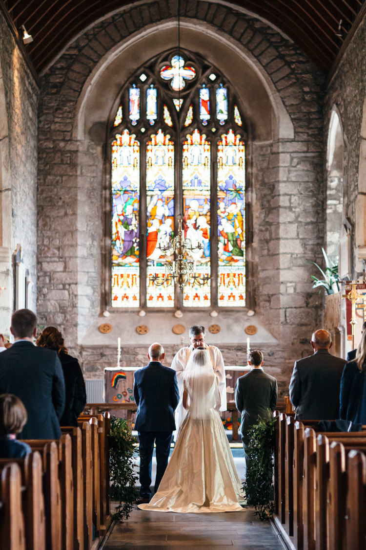 Minimal Botanical Copper Greenery Wedding http://www.frecklephotography.co.uk/