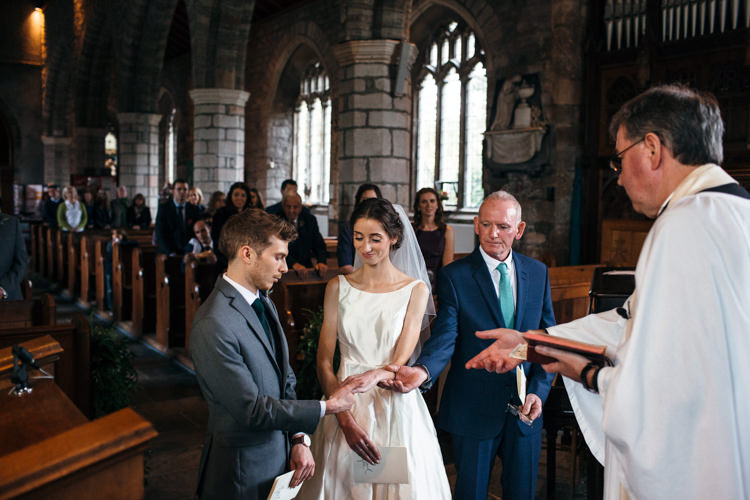 Minimal Botanical Copper Greenery Wedding http://www.frecklephotography.co.uk/