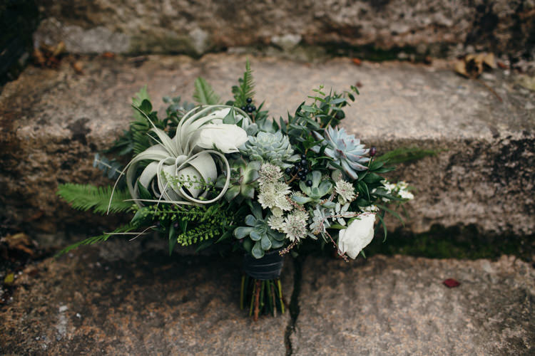 Bouquet Flowers Succulent Air Plant Foliage Bride Bridal Minimal Botanical Copper Greenery Wedding http://www.frecklephotography.co.uk/